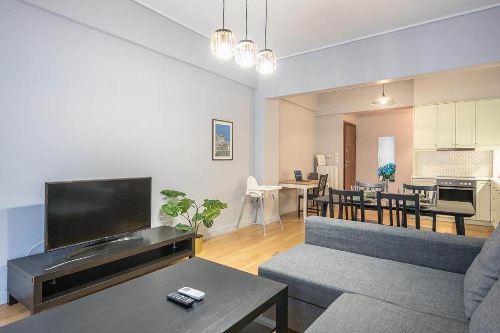 Pame Rentals - 2Bd & 2Ba Home, 4 Min To Acropolis Athens Exterior photo